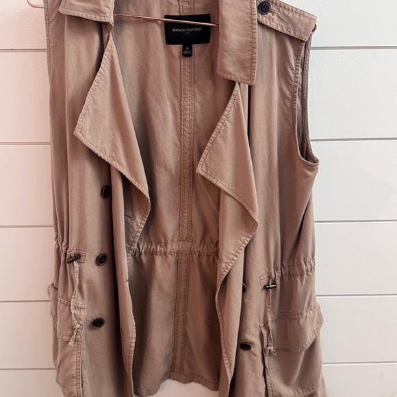 Banana Republic Jackets & Blazers - Banana Republic Heritage River Vest